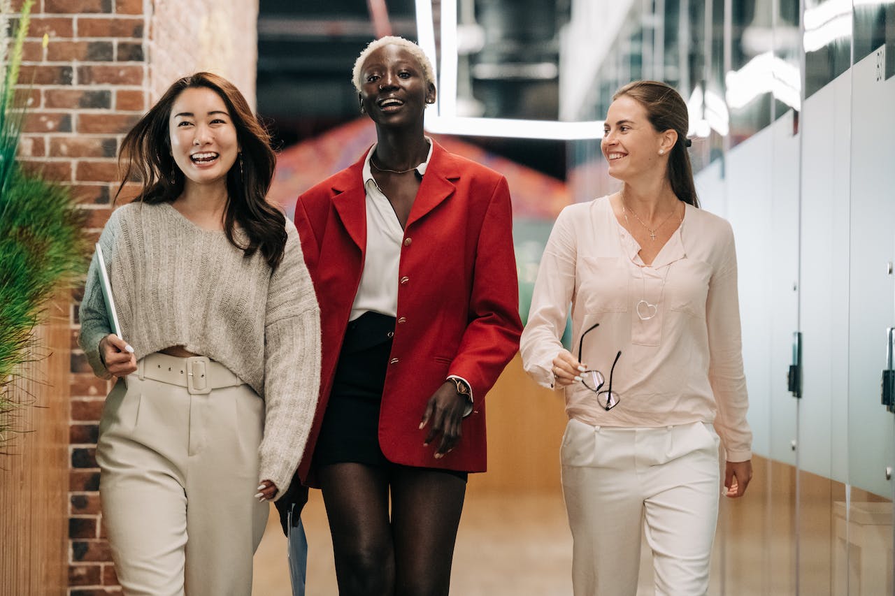 Photo by Alexander Suhorucov: https://www.pexels.com/photo/successful-multiethnic-business-colleagues-in-modern-office-6457579/ companionship-ceicia-cecile-lammer-talent-retention-workshop